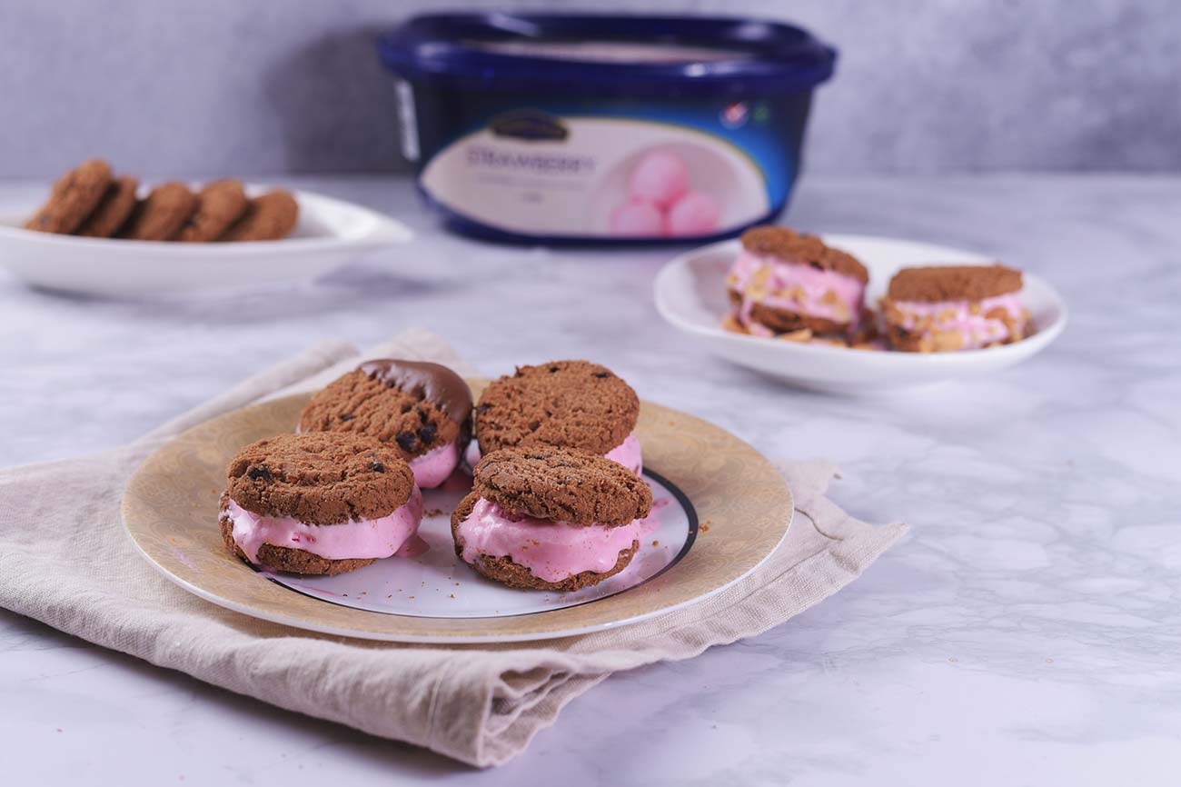 Ultimate Chocolate Chip Ice-cream sandwich